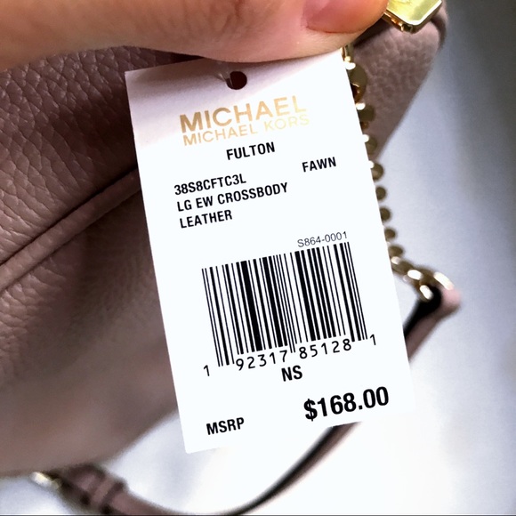 🆕 MICHAEL KORS FULTON CROOSBODY in FAWN! - Picture 10 of 13